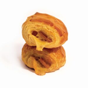 Κρουασανάκι Ζαμπόν - Τυρί (μαργαρίνη), Συσκευασίαt: 10kg 40g, ΣΥΣΤΑΤΙΚΑ: Φυτική μαργαρίνη, βούτυρο γάλακτος, χοιρινή ωμοπλάτη, τυρί Γκούντα.