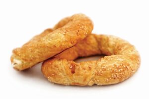 Κουλούρι με Ανθότυρο, Συσκευασία: 25τμχ 220g, ΣΥΣΤΑΤΙΚΑ: Mυζήθρα, σουσάμι, ανθότυρο, φέτα.