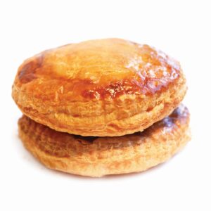 Τυρόπιτα Στρογγυλή (Φέτα), Συσκευασία: 60τμχ 180g, ΣΥΣΤΑΤΙΚΑ: Tυρί φέτα, τυρί μυζήθρα, σιμιγδάλι, μπεσαμέλ πλήρης, πιπέρι.